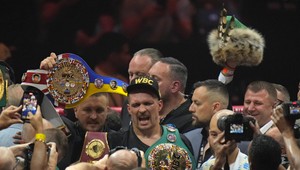 Usyk je absolútny šampión ťažkej váhy. Furymu udelil prvú prehru