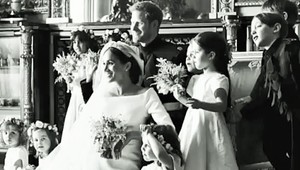 Harry a Meghan oslávili výročie svadby. A zverejnili PREKRÁSNE fotky zo zákulisia!