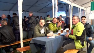 VIDEO: Ani kanadská zima nezmrazila hokejové emócie slovenských fanúšikov