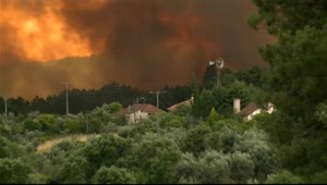 Pri lesnom požari zomrelo už 62 ľudí, väčšina uhorela v autách