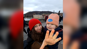 Mladá mamička si na liečbu rakoviny musí peniaze zháňať sama. Potrebný liek sa totiž neprepláca