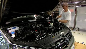 Zamestnanosť je začarovaný kruh. Nízke mzdy investorom vyhovujú