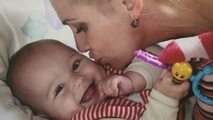 Dara s vrúcnym vyznaním bábätku. Sníva o druhom?