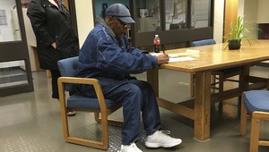 Hviezda amerického futbalu O.J. Simpson je po 9 rokoch na slobode