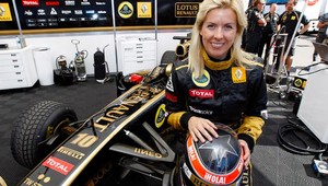 De Villotová prišla o pravé oko, jej stav stále kritický