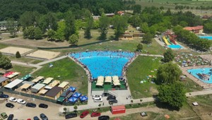 Nový bazén v Rimavskej Sobote má po mesiaci problémy: odlupujúca sa farba a úrazy