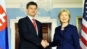 Lajčák predviedol angličtinu a riešil Afganistan. U Hillary Clinton