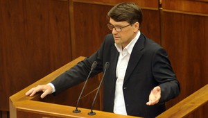 Maďarič podáva demisiu: Po tom, čo sa stalo si neviem predstaviť pokojne sedieť v kresle ministra