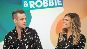 Manželka Robbieho Williamsa predstiera orgazmus