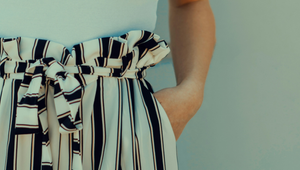 Chcete mať v nohaviciach menšie brucho? Na tento strih ZABUDNITE!