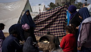 Konflikt na Blízkom Východe: EÚ dočasne pozastavuje financovanie úradu OSN pre palestínskych utečencov