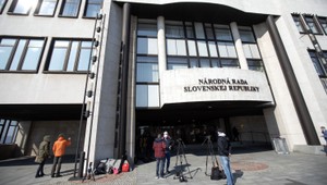 Horúce bude aj počasie, aj parlamentné okamihy. Do pléna mieria návrhy na pomoc ľuďom