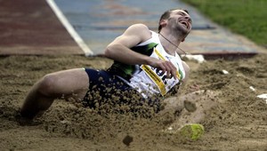 Isinbajevová doma so sveťákom, Vaľukevič 3.