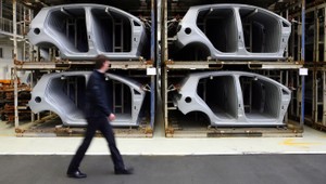 V automobilke prišiel o život zamestnanec externej firmy