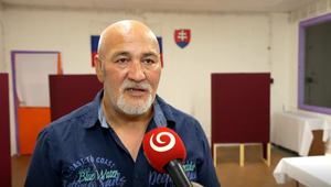 Pred pár dňami ho odviezla NAKA, v noci oslavoval víťazstvo. Žehra má nového starostu