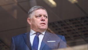 Transakčná daň je podľa Fica nezrušiteľná, SNS z témy úpravy transakčnej dane neustúpi