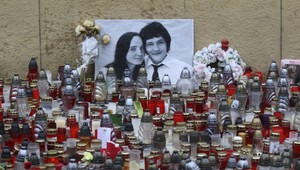 Kukláči prehľadávali terén v okolí Kolárova. Odviezli strom, ktorý môže súvisieť s vraždou Jána Kuciaka