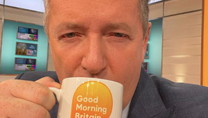 Hviezdny moderátor sa odmietol ospravedlniť za svoj názor! Po sťažnosti Meghan prišiel o prácu!