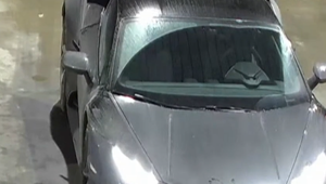 Auto si požičal a už nevrátil. Polícia pátra po luxusnom vozidle