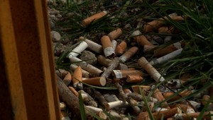 Hádžete ohorky z cigariet na zem? Môžete na to doplatiť