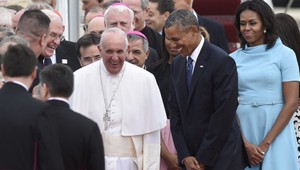 Pápež František začal návštevu USA, privítal ho prezident Obama s manželkou