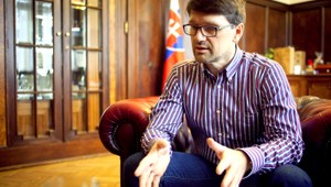 Čítanie listov adresovaných poslancom úradníkmi je nonsens, myslí si Maďarič