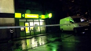 Lupič prepadol banku, hotovosť niesol v igelitke