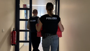 Polícia odhalila obrovskú sieť s detskou pornografiou. Každú hodinu pribúdali tri videá