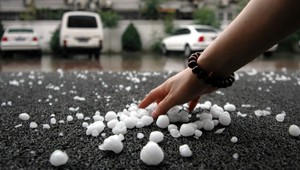 Teplo vystrieda chlad! Pripravte sa na búrky a krupobitie