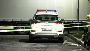 Zamestnanci pumpy ostali v šoku. Maskovaní muži rozbili okno a ukradli trezor