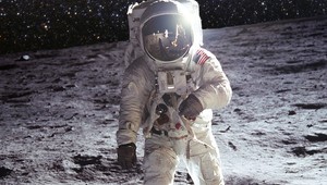 Rusi poletia na Mesiac. Chcú skontrolovať, či tam Američania skutočne boli