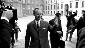 Slovensko si pripomína sté výročie narodenia Alexandra Dubčeka. Bol jedným z najpopulárnejších politikov