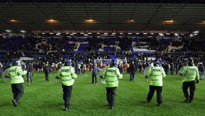Derby Birminghamu s Aston Villou pokazilo vyčíňanie fanúšikov