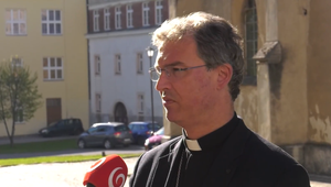 Spišskí biskupi sa vo Vatikáne naposledy poklonili zosnulému pápežovi