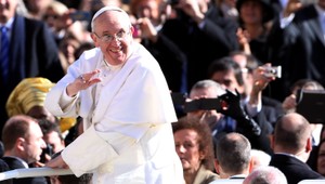 Rebelantský pápež František. Vatikán obracia hore nohami