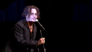 Deppovi škaredo naložili na festivale, jeho reakcia je ostrá a jasná!