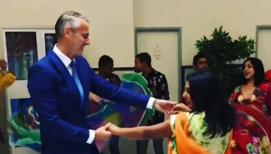 Rokovanie vlády nemusí byť len o povinnostiach. Takto si vicepremiér Raši zatancoval v Kežmarku