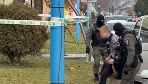 Samuel sa v putách vrátil na miesto činu. V Spišskej Starej Vsi zrekonštruovali vražedný útok