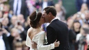 FOTOGALÉRIA: Princezná Eugenia sa vydala, svadbu sprevádzal šialený vietor