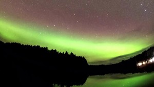 VIDEO: Na Aljaške sa zjavila nádherná polárna žiara