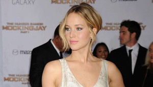 VIDEO: Lawrence ako vychudnutá štrnástka v školskom predstavení!