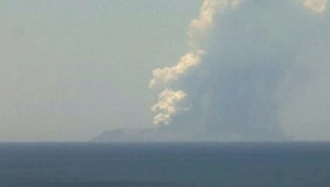 VIDEO: Vulkán Biely ostrov sa prebudil. V okolí krátera sa v tom čase nachádzali ľudia