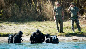 Riskantná záchrana na rieke Nitra. Hasiči pátrali po Jurajovi, bezvýsledne