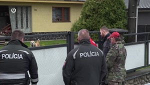 Starosta ostal uväznený vo vlastnom dome. Dôvodom boli zatúlané psy
