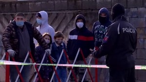 Testy odhalili nové ložiská. V Dunajskej Strede dali do karantény celú rómsku osadu
