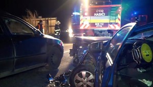 Vážna nehoda pre zle odhadnutý manéver. Hlavný ťah do Gelnice zostal uzavretý