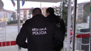 Budú si musieť vybudovať rešpekt a stať sa autoritou. Nová mestská polícia vyrazila do ulíc