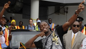 Usain Bolt pred kamerou s Paris Hilton a Victoriou Beckham!