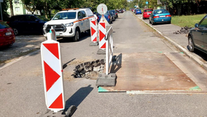 V Podunajských Biskupiciach sa prepadla časť vozovky