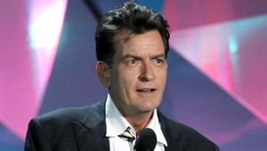 Herec Charlie Sheen potvrdil, že je HIV pozitívny